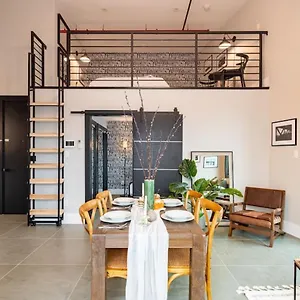 Apartment Chic Mezzanine Loft With Rooftop And Shoreline Nearby At 