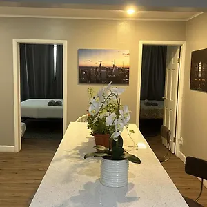 Apartment Cozy Woodside Near Manhattan, New York