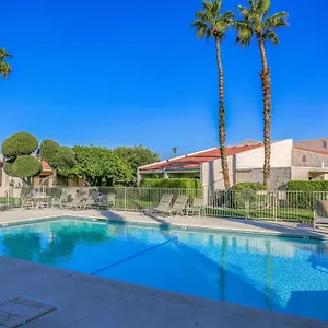 https://coyote-run.palm-springs-ca-hotels.com